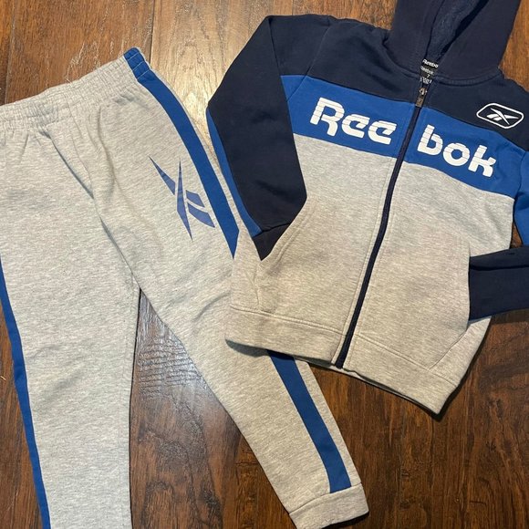 Reebok Other - Reebok Sweatsuit